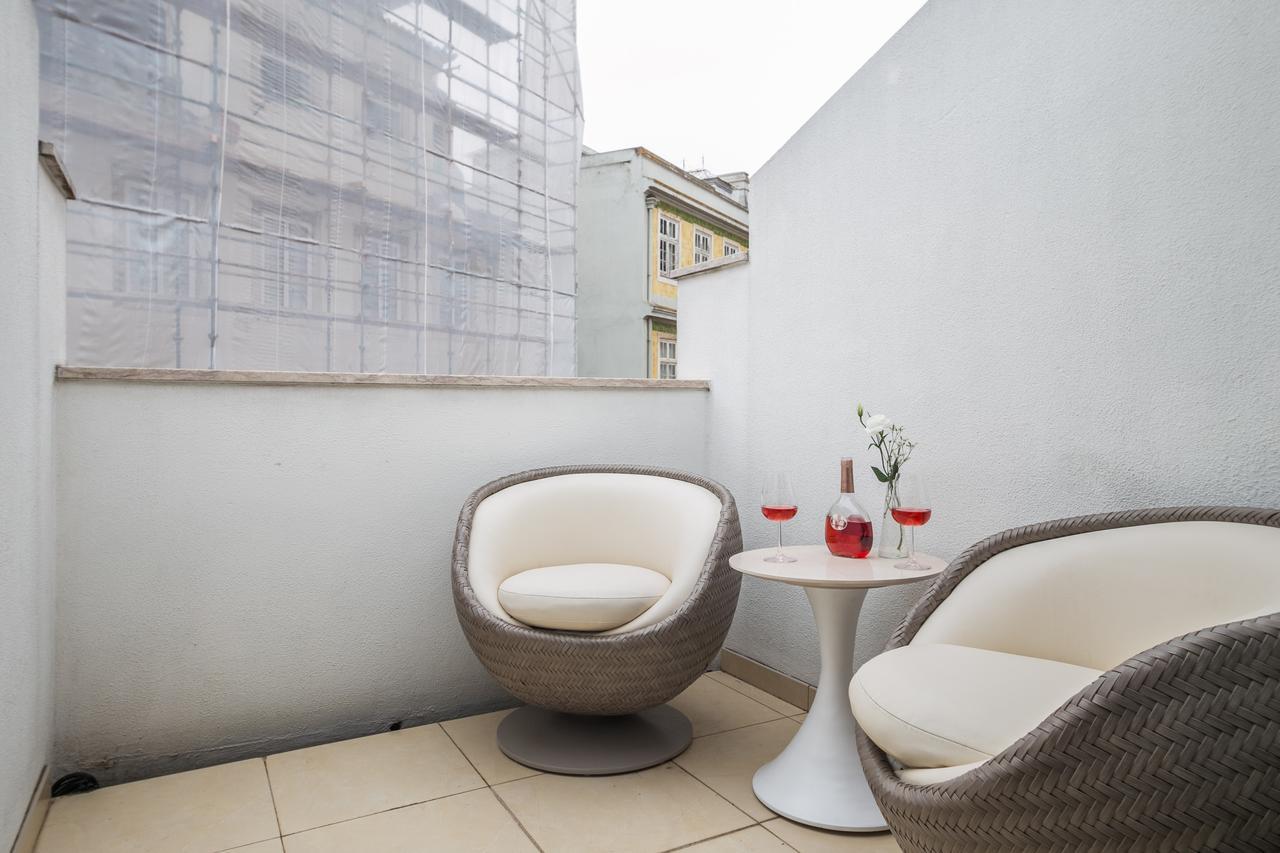 Apartment Empire Building By Homing Lisbon