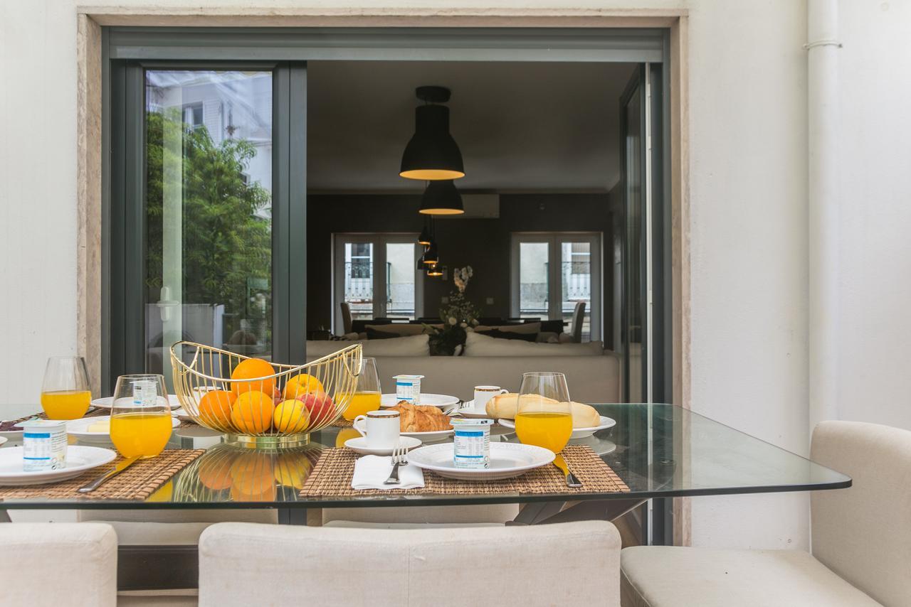 Empire Building By Homing Apartment