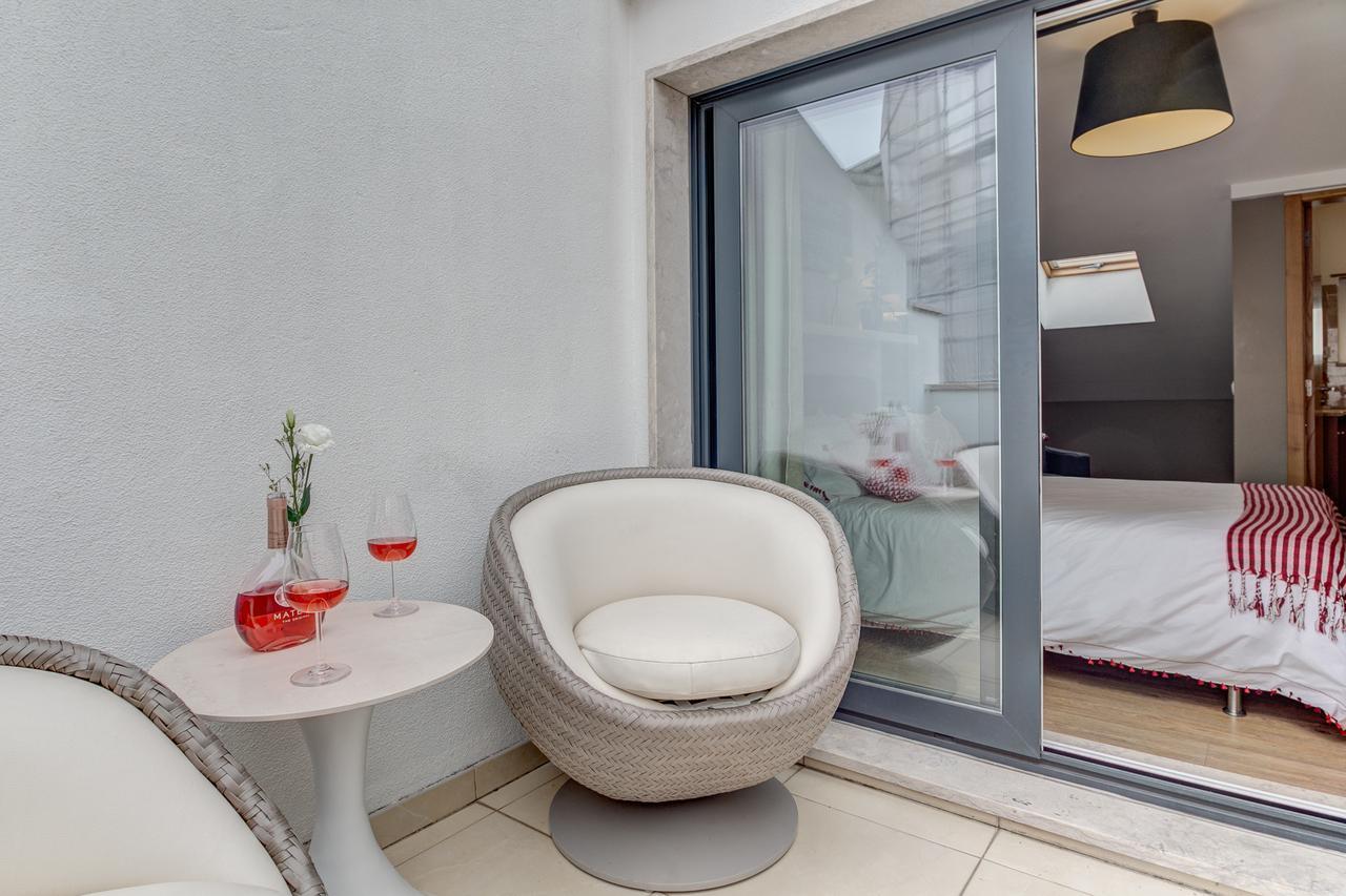 Apartment Empire Building By Homing