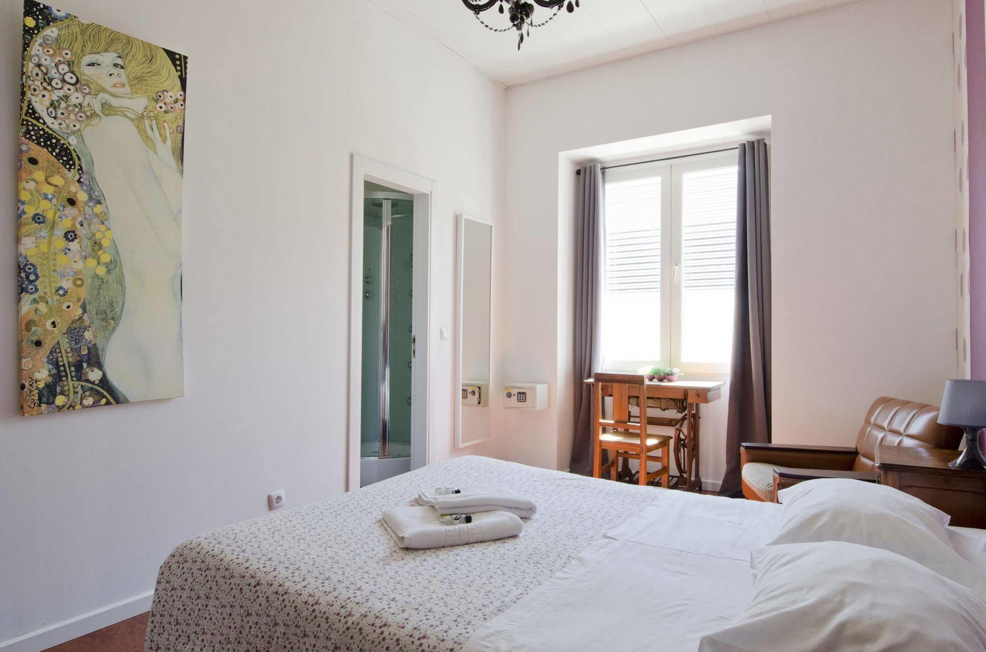 Sunset Destination Albergue Lisboa