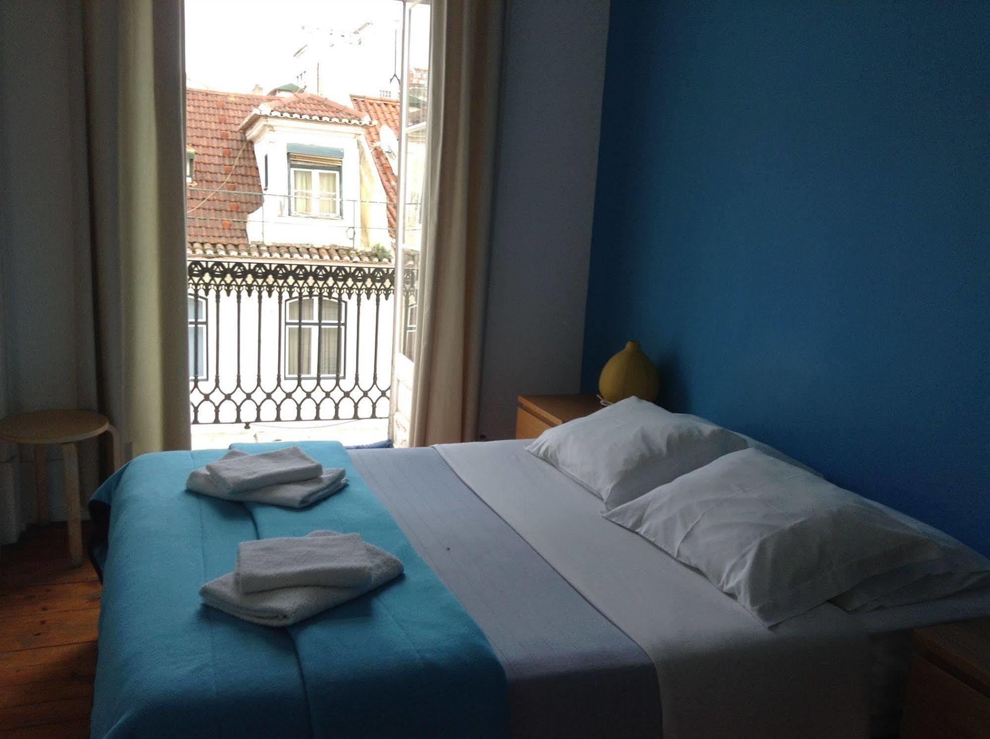 Riverview Hostel *