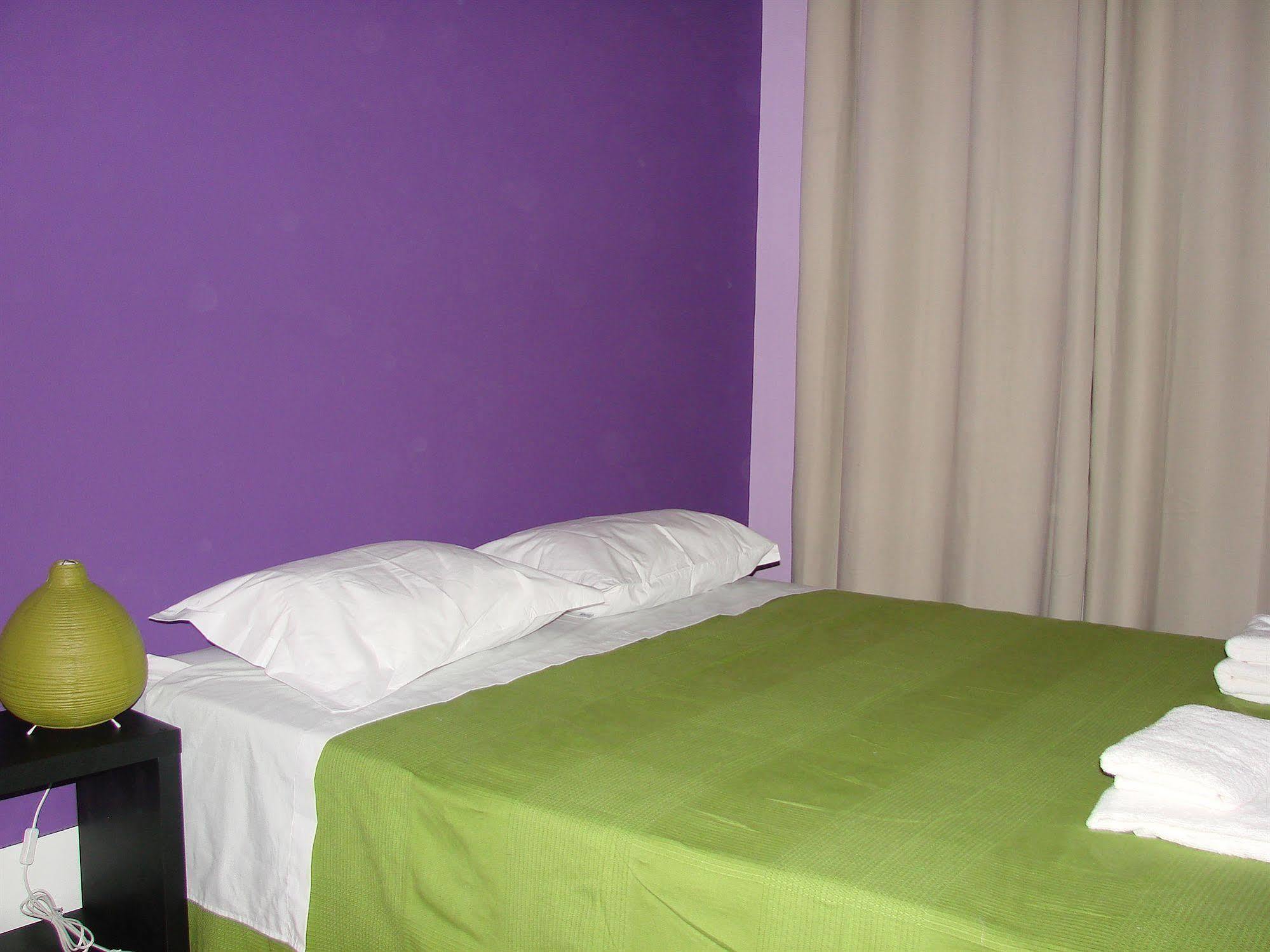 Riverview Hostel *