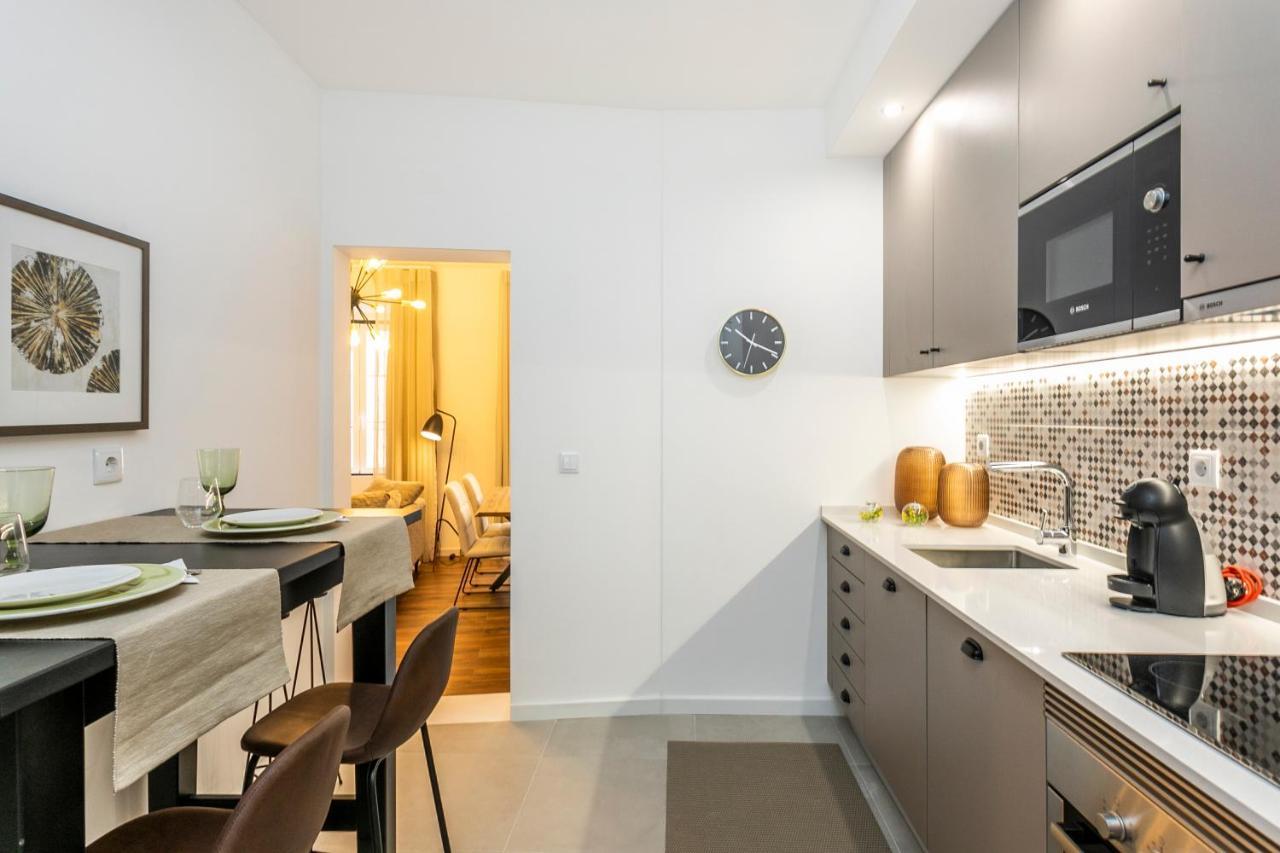 Apartment Lively 2 Bedroom In Iconic Alfama! *