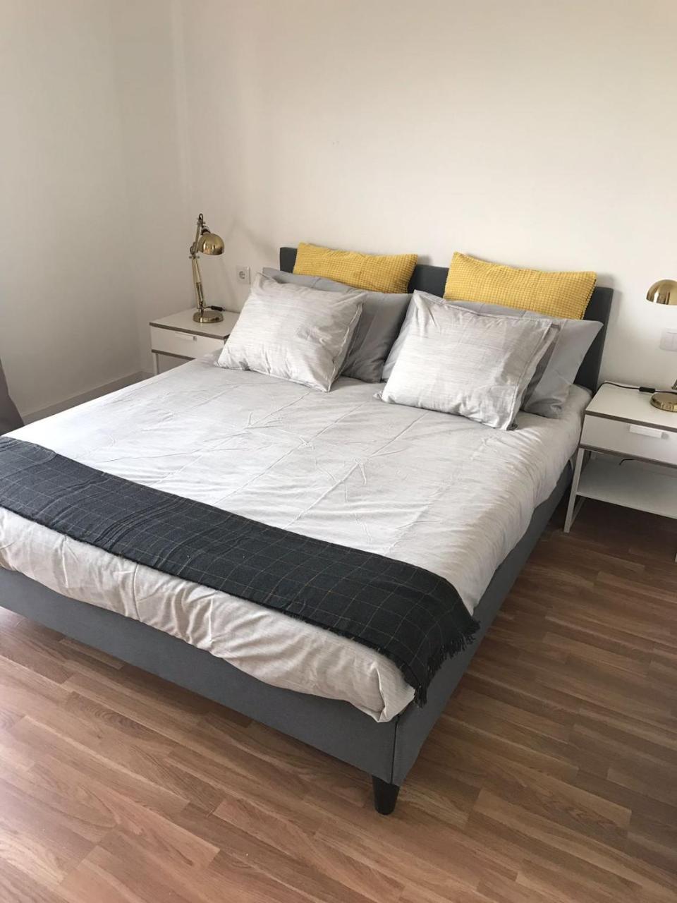 Republica83-campo Pequeno 3* Lisbon
