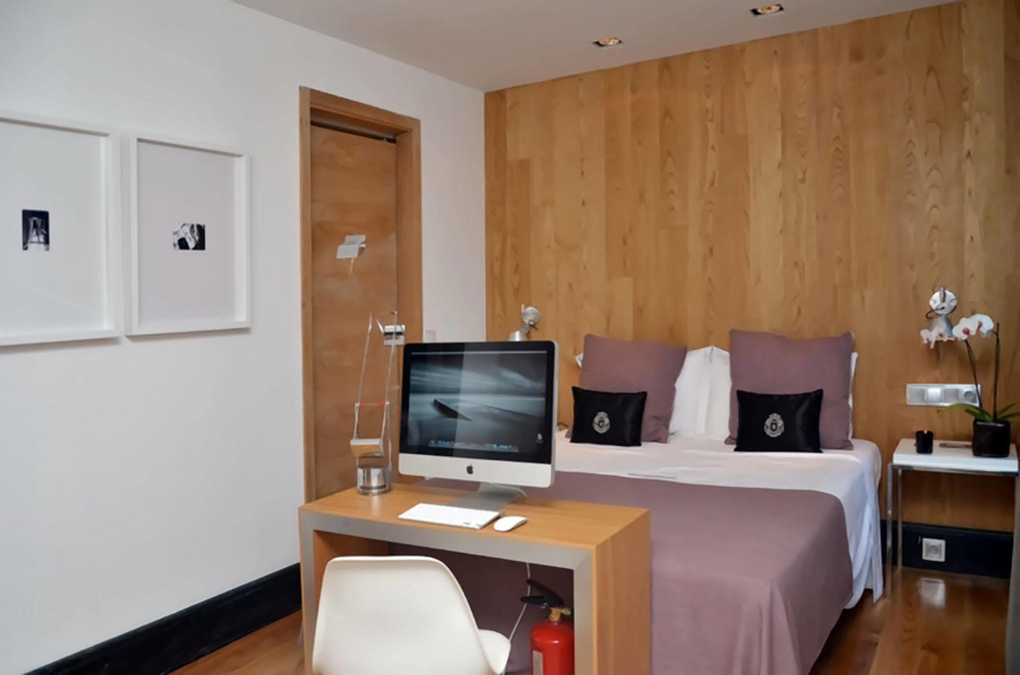 Browns Downtown Hotel 3*