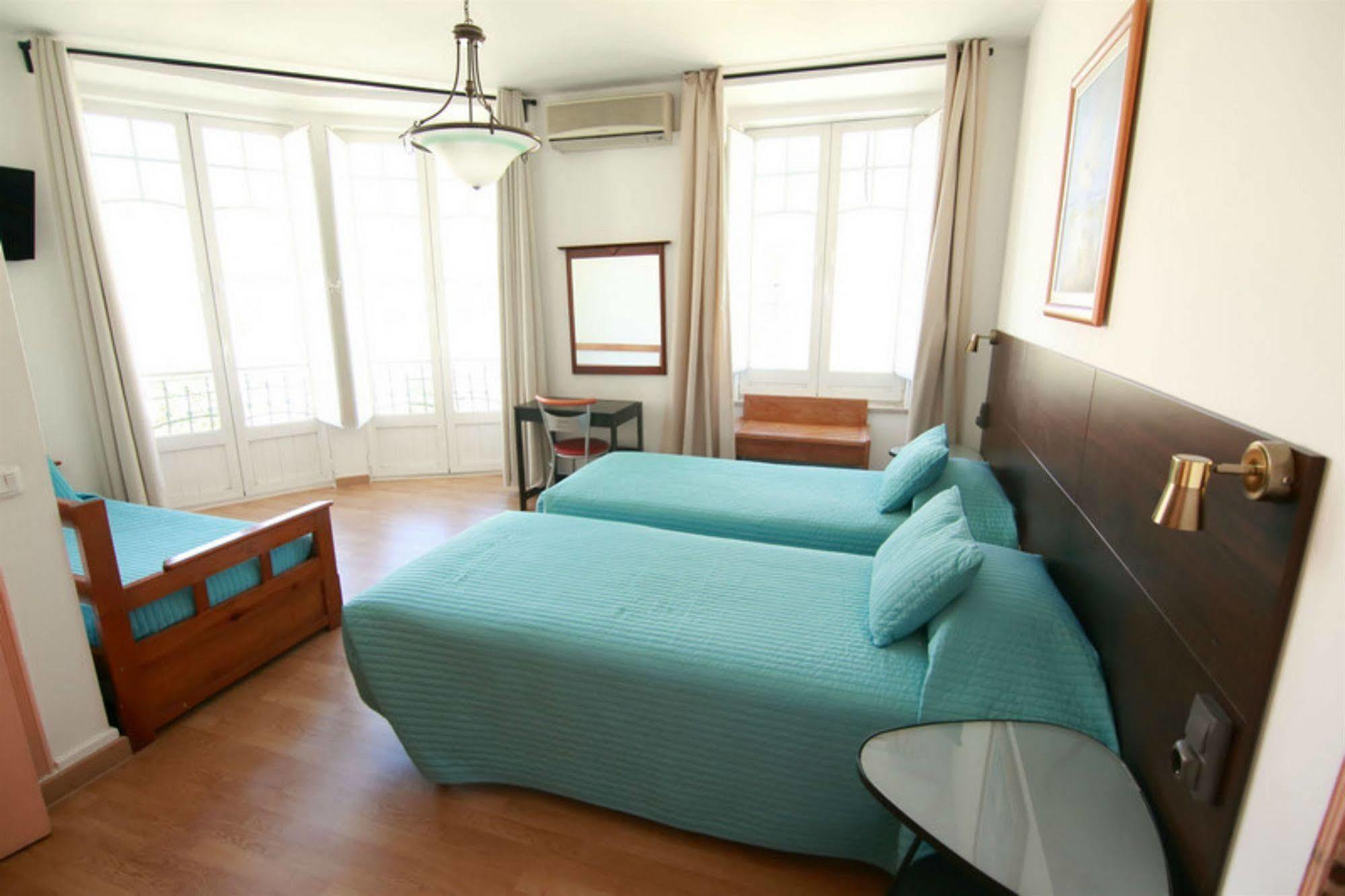 Residencial Joao Xxi 3*
