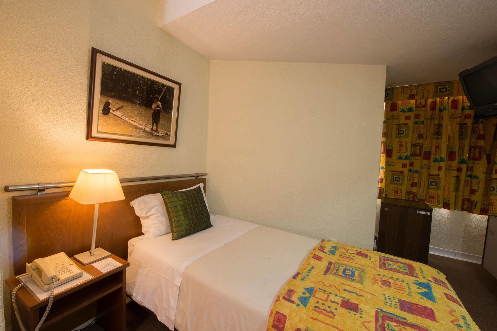 Hotel Holiday Express & - Principe Real By Ihg