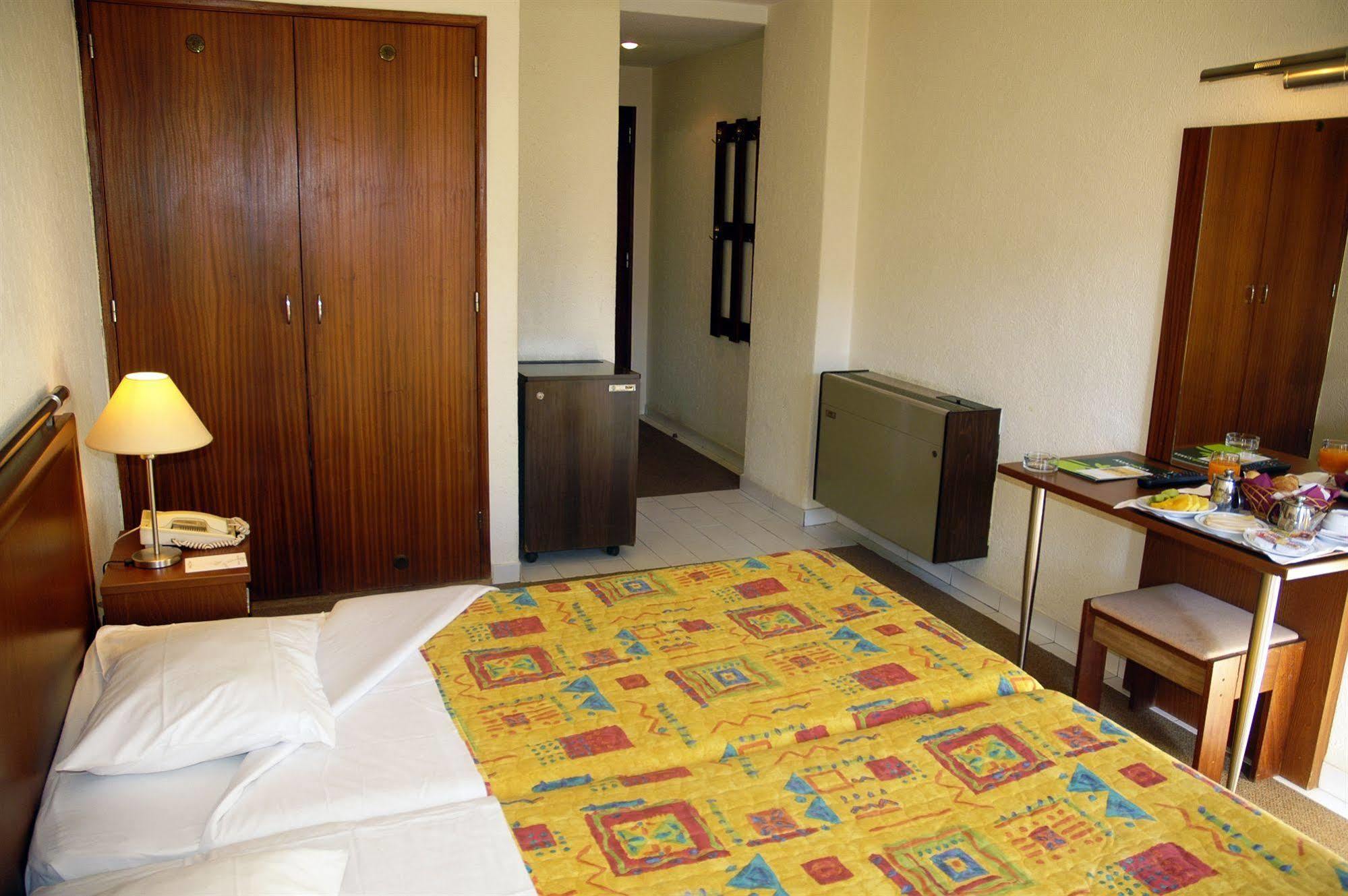 Hotel Holiday Express & - Principe Real By Ihg