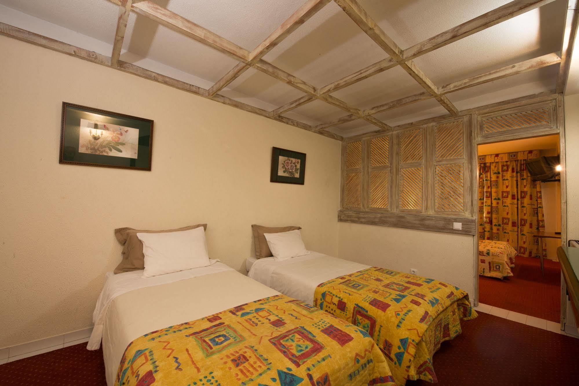 Hotel Holiday Express & - Principe Real By Ihg