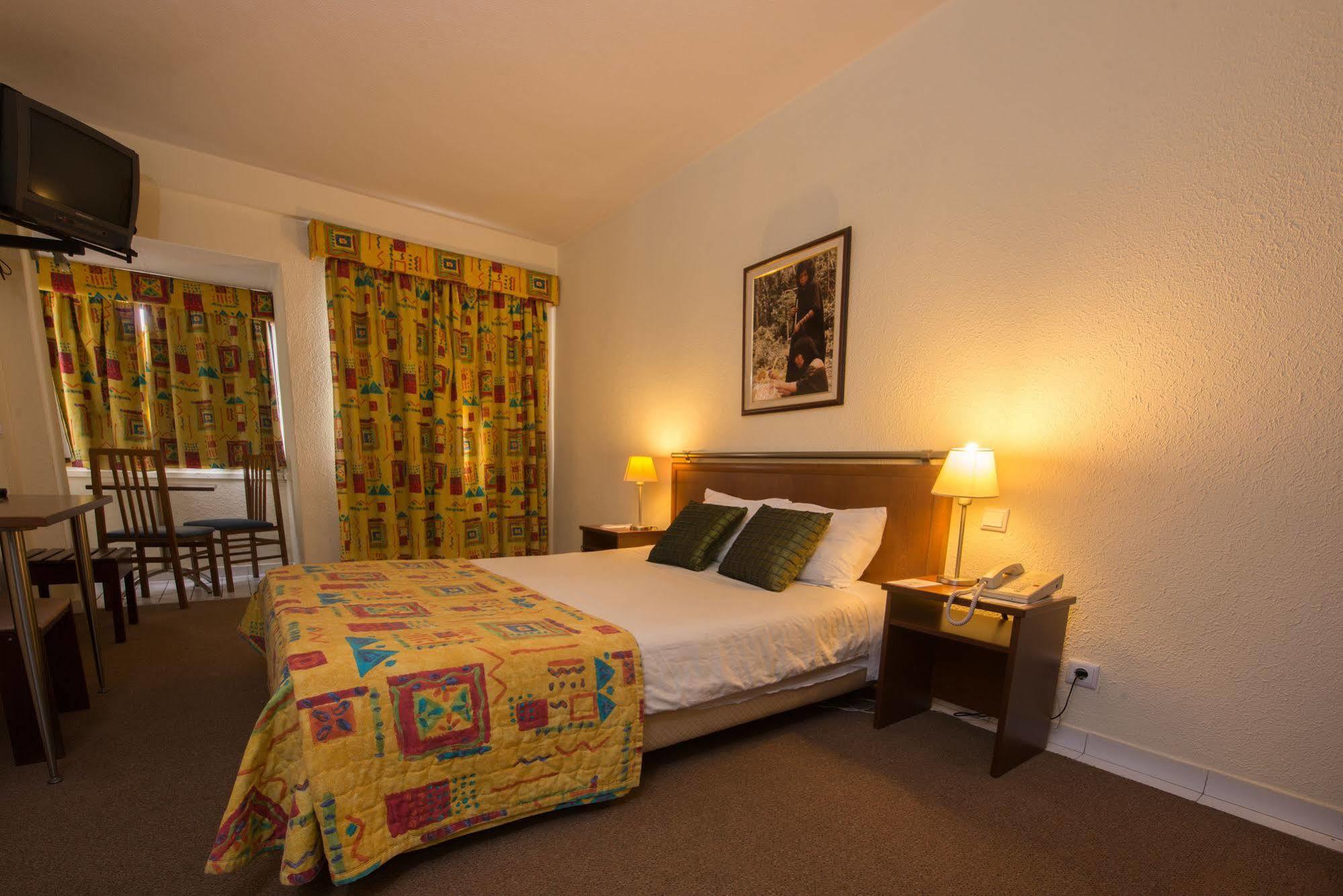 Holiday Express & - Principe Real By Ihg Hotel
