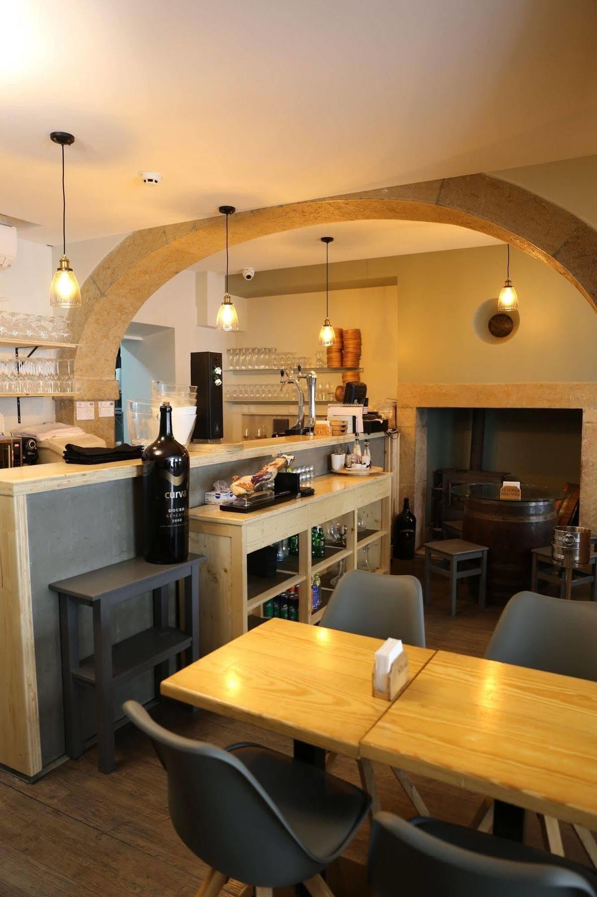 G&b - And Wines Albergue Lisboa