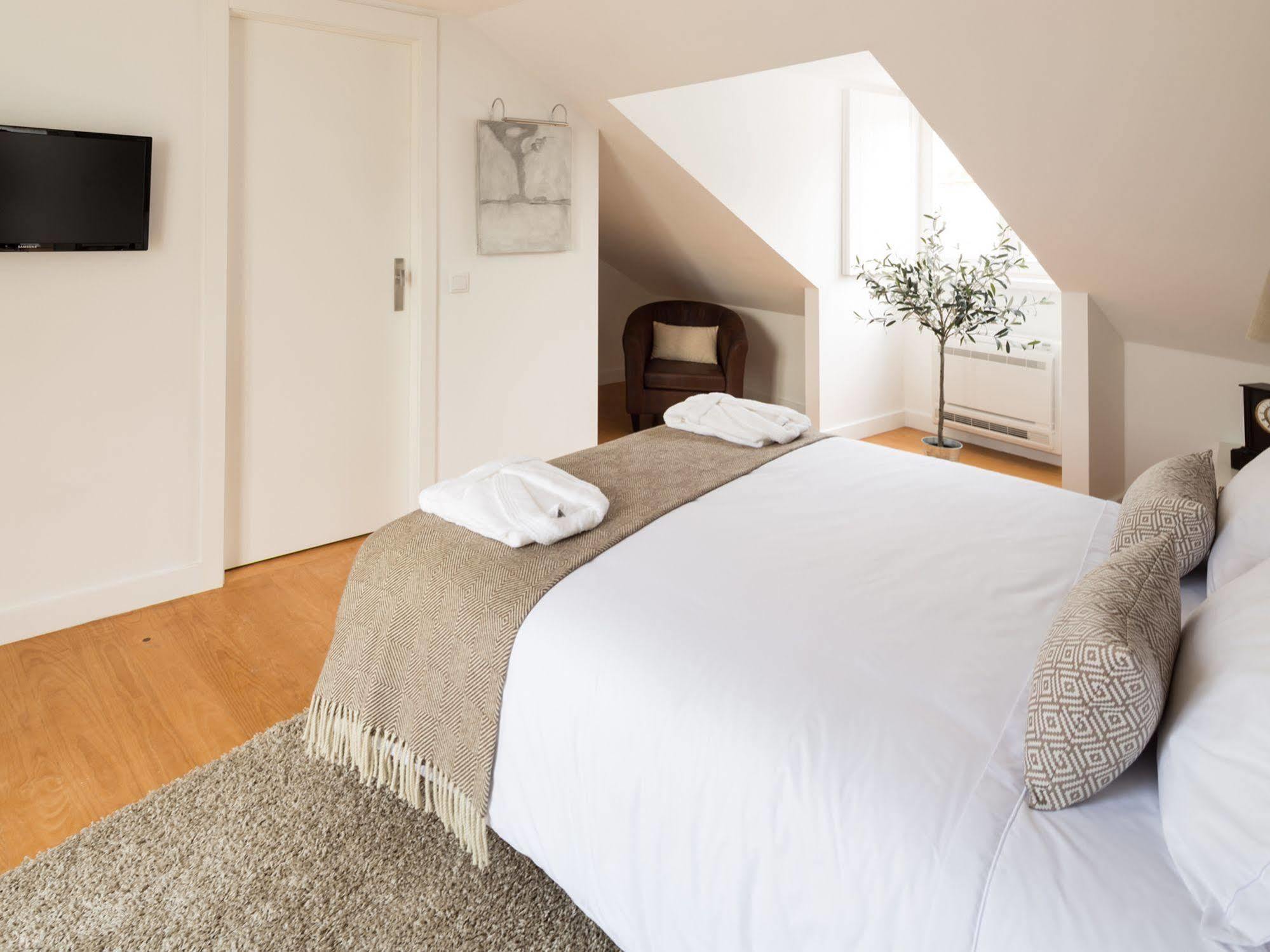 Bed & Breakfast Dear - Charming House 3*