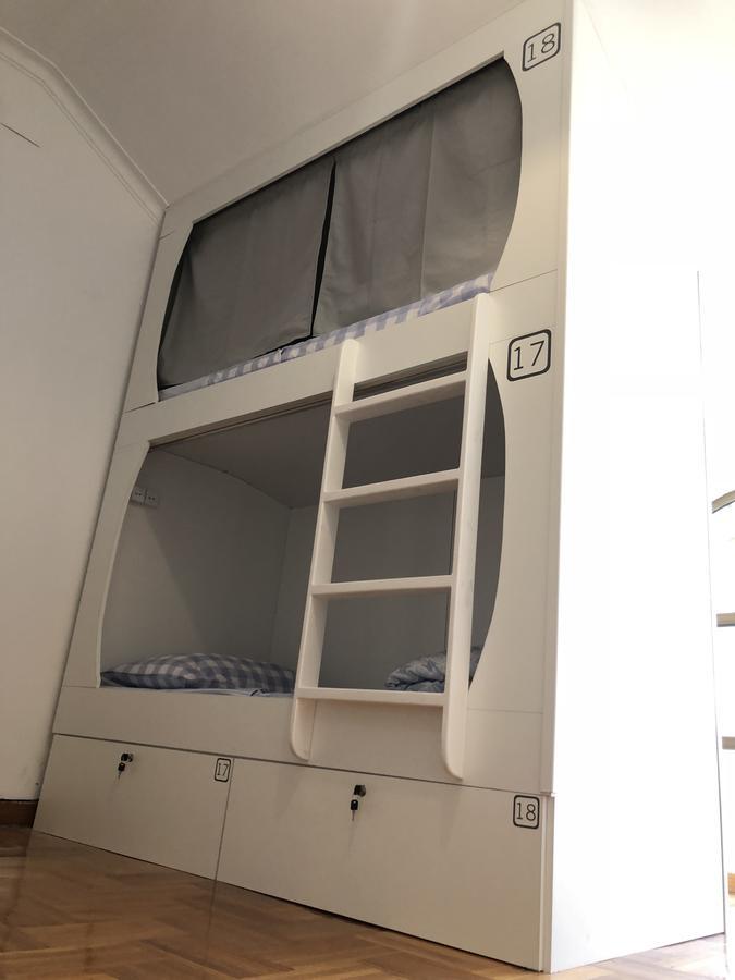 Hostel De Leite