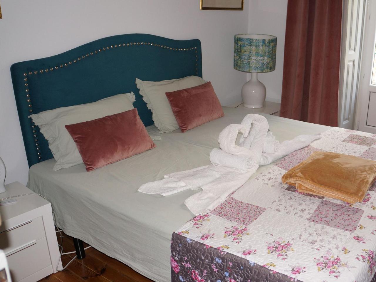White And Grey Apartment Lisbon