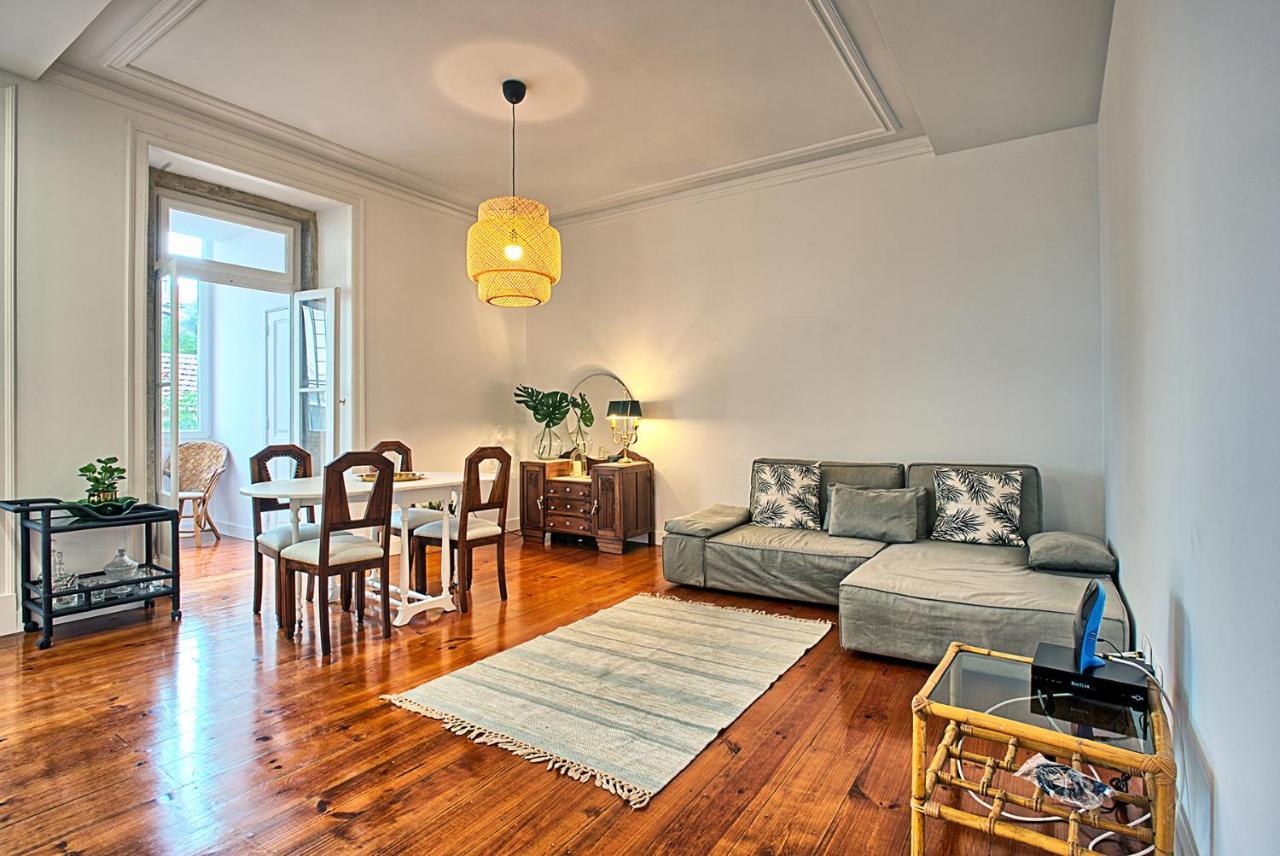 Bernardim Ribeiro Apartment *