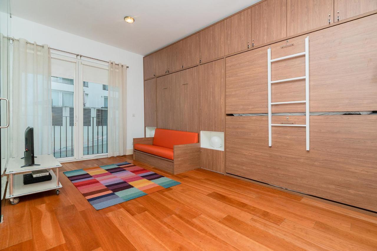 Apartment Warm Ample Space With Wall Beds *