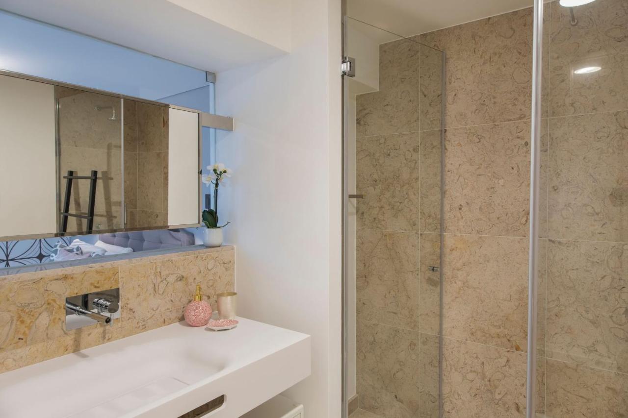 Lovelystay - Modern And Colourful Flat In The Heart Of Graca * Lisbon
