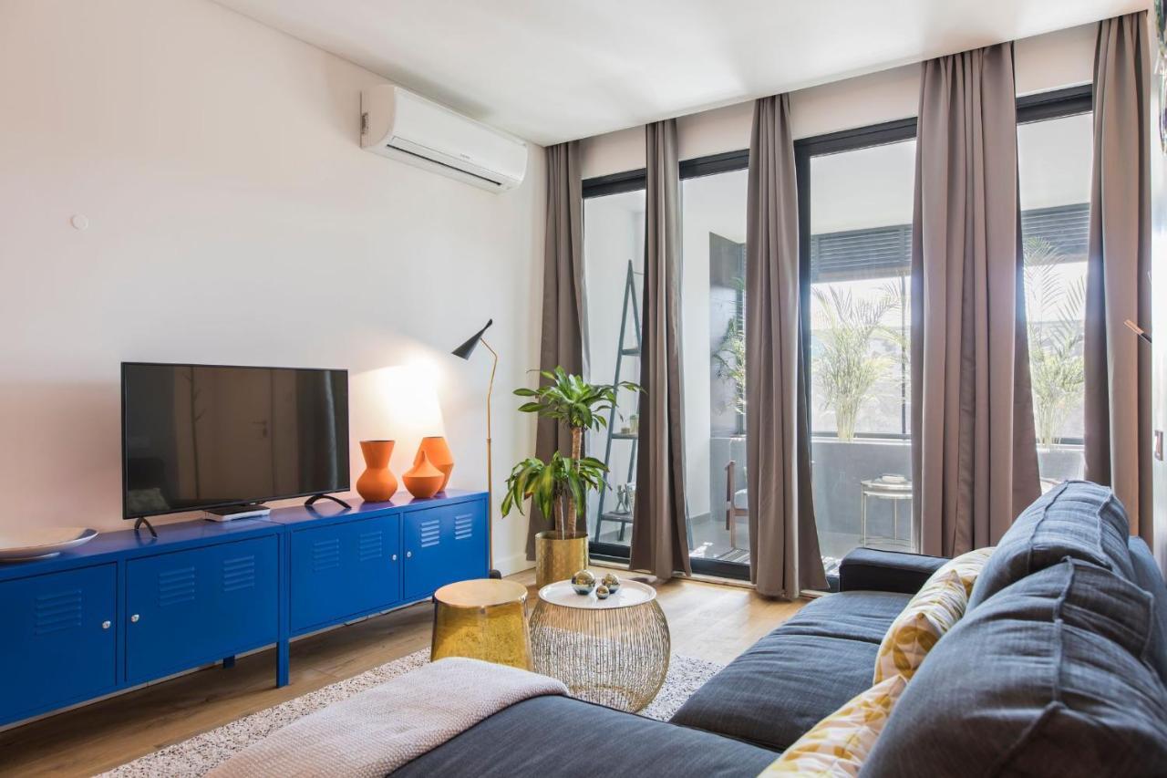 Apartment Lovelystay - Modern And Colourful Flat In The Heart Of Graca *