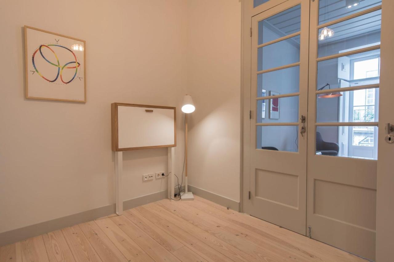 Lovelystay - Charming 3 Bedroom Wonder Downtown Apartment Lisbon