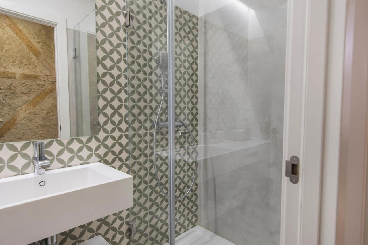 Lovelystay - Vintage Flat Near Santa Justa Elevator! Apartment *