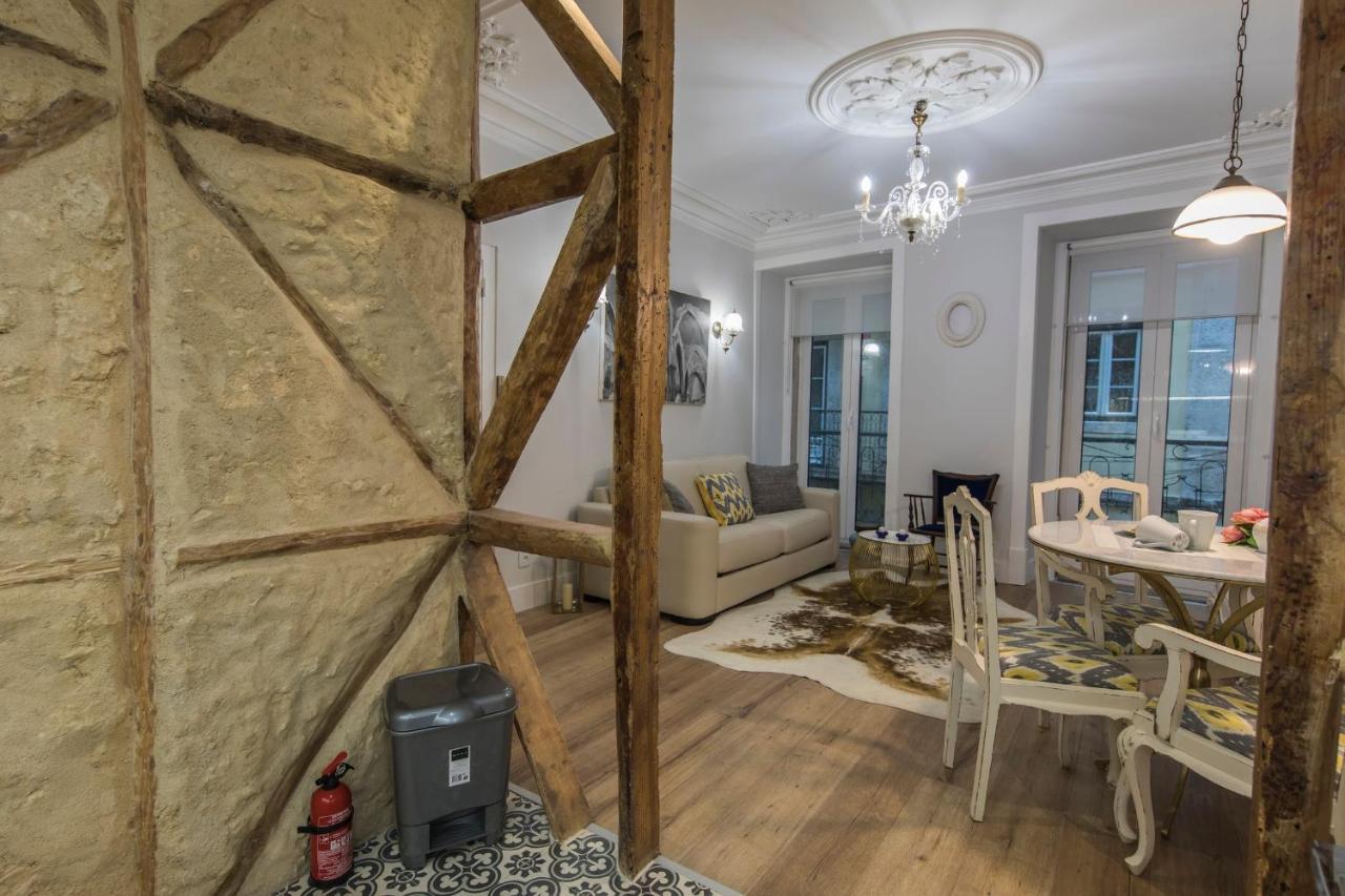 Lovelystay - Vintage Flat Near Santa Justa Elevator! Apartment Lisbon