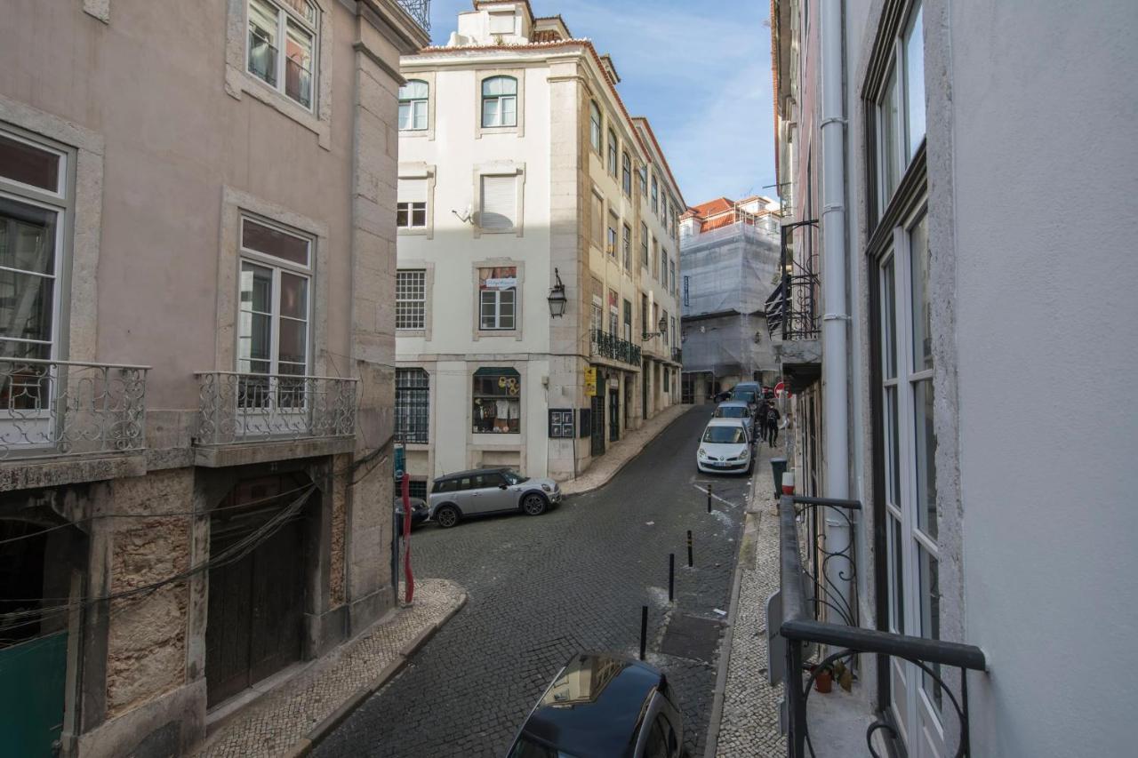 Lovelystay - 3 Bedroom Downtown Wonderwall Lisbon