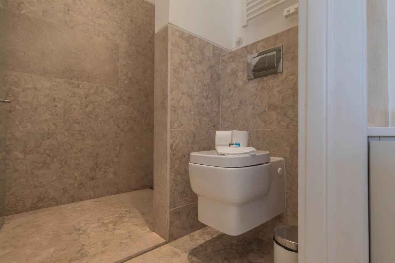 Lovelystay - Cozy Duplex In Alfama Apartment *