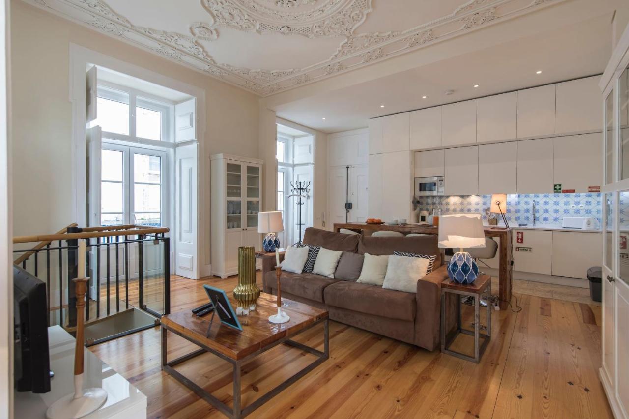Lovelystay - Cozy Duplex In Alfama Apartment *