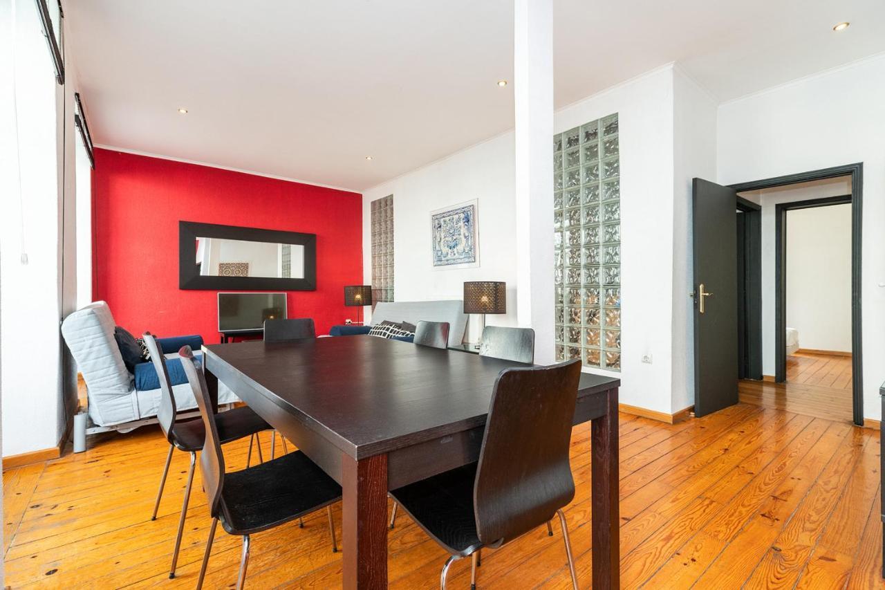 Charming 2 Bedroom Next To Praca Da Figueira Apartment *