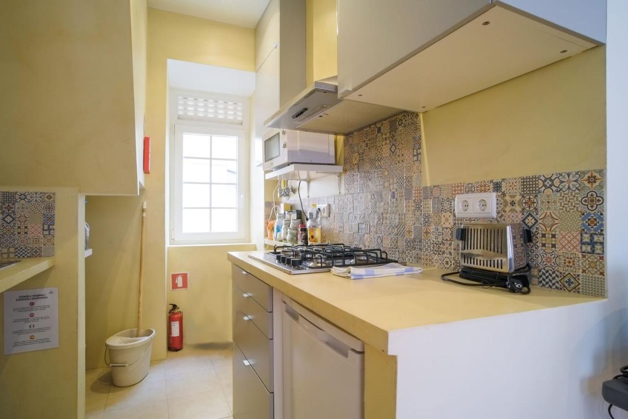 Bright And Sunny Apartment Lisbon