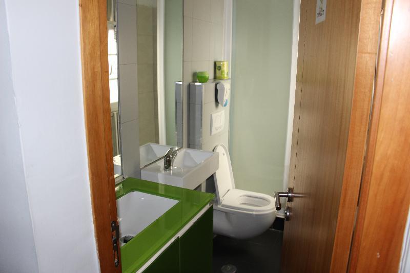 Hostel B.a.