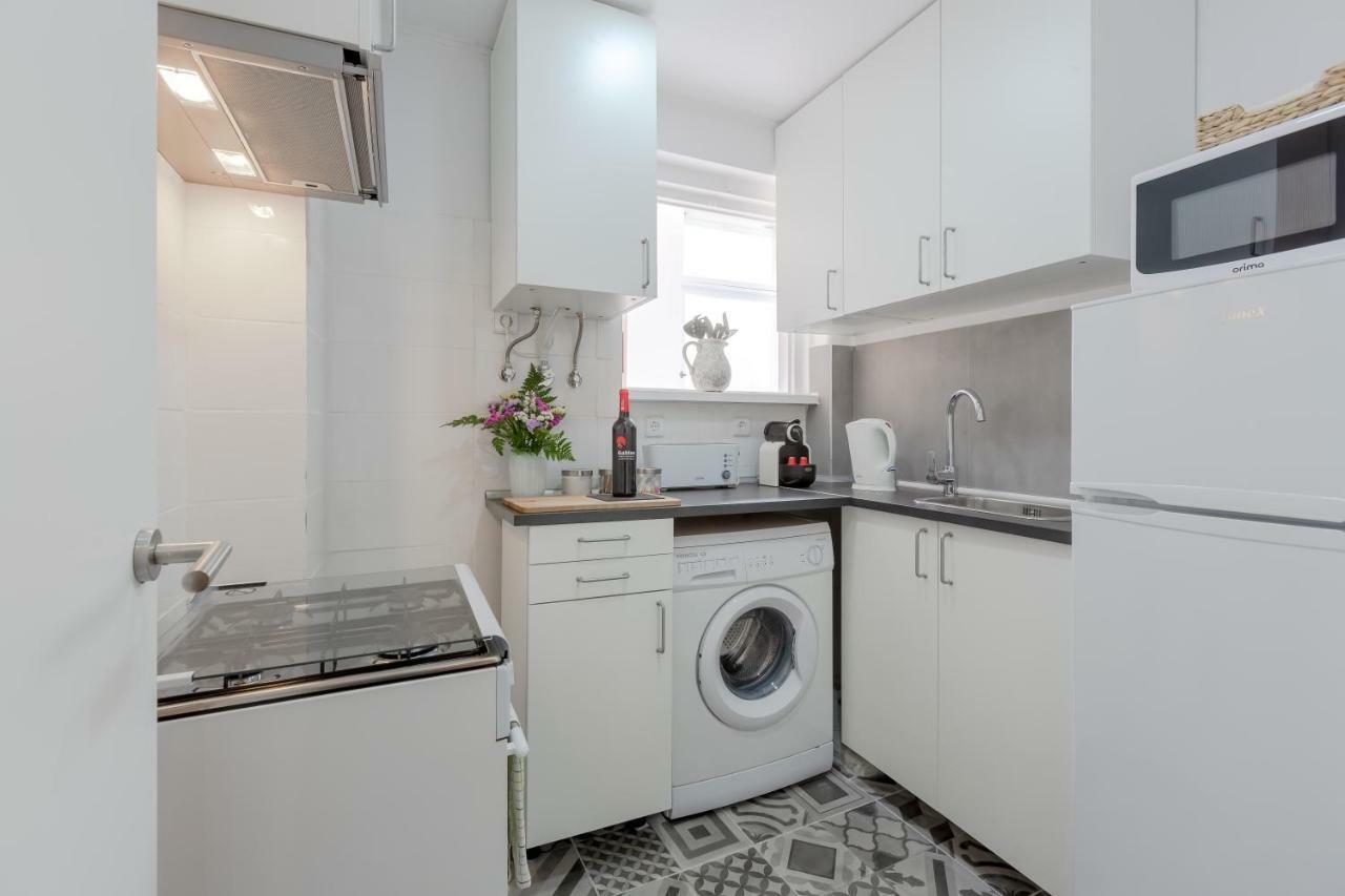 Sunny With Patio, By Timecooler Apartamento