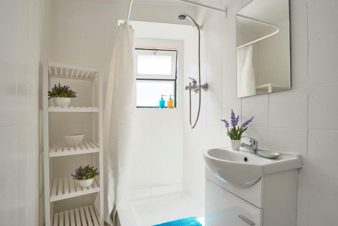 Alfama Light-filled Apartment, By Timecooler Lisbon