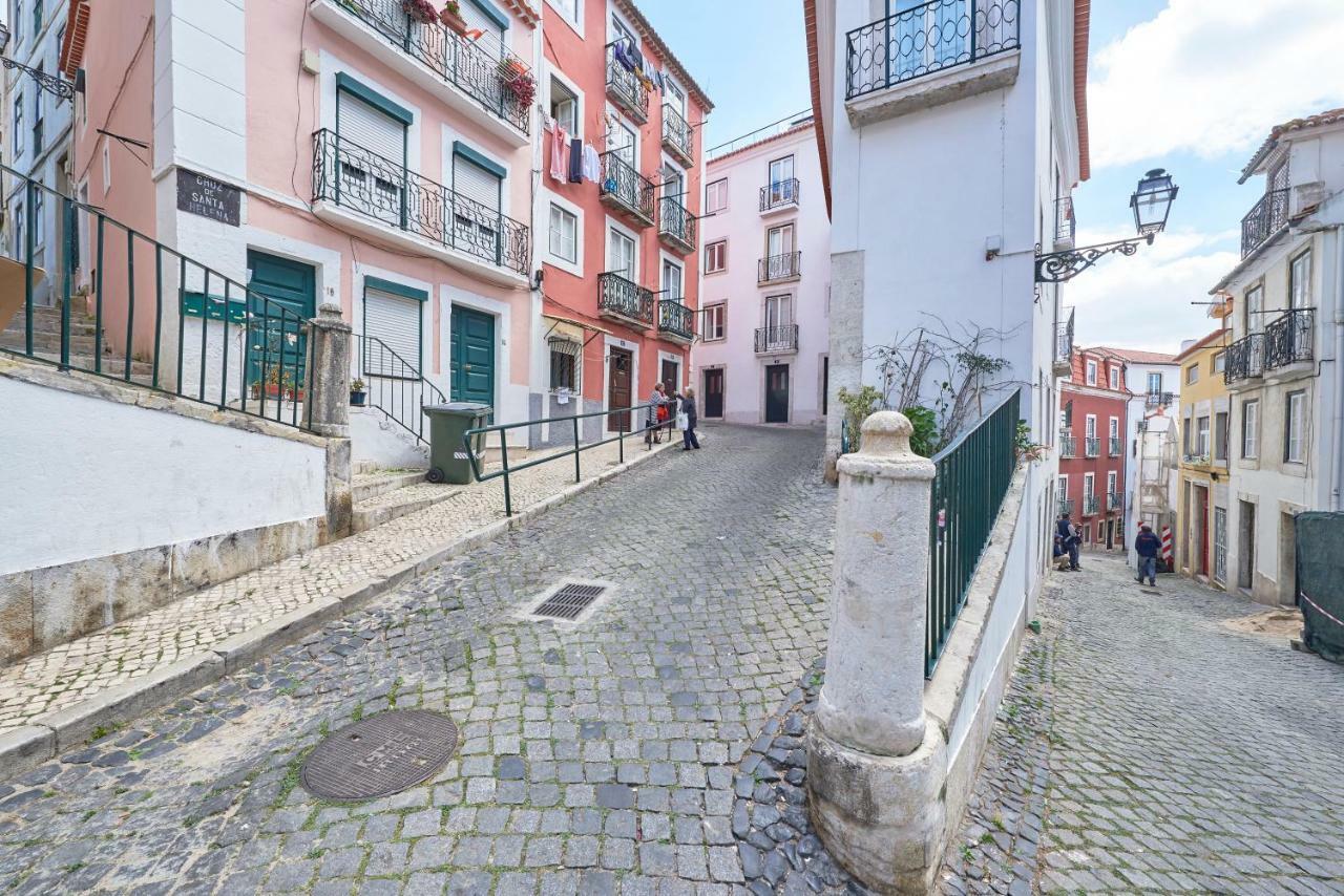 Alfama Light-filled Apartment, By Timecooler * Lisbon