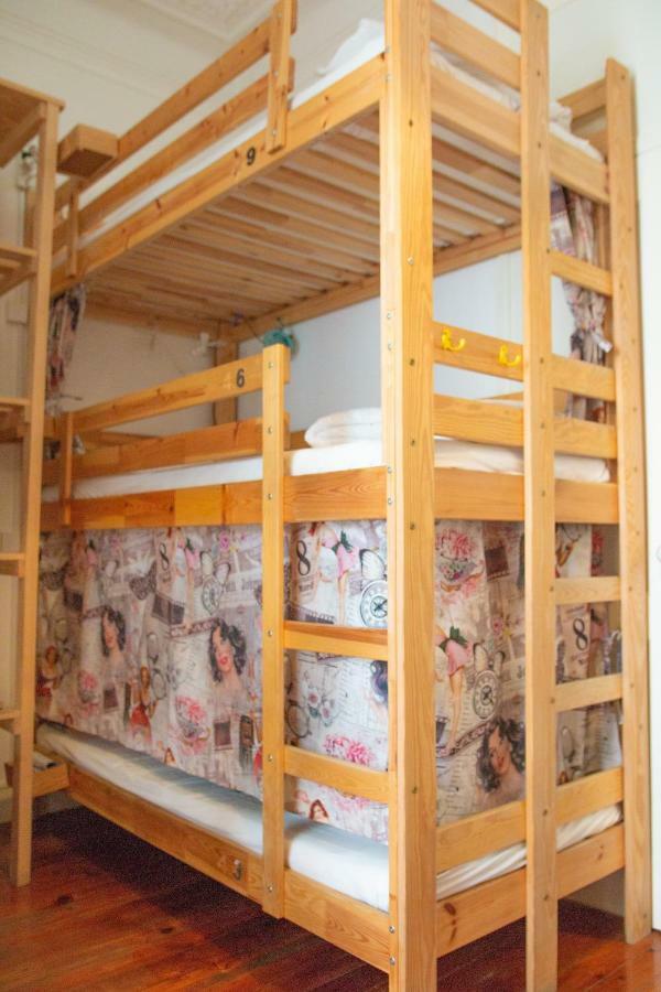 Nest House Hostel *