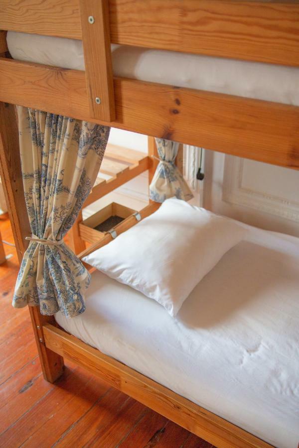 Hostel Nest House *
