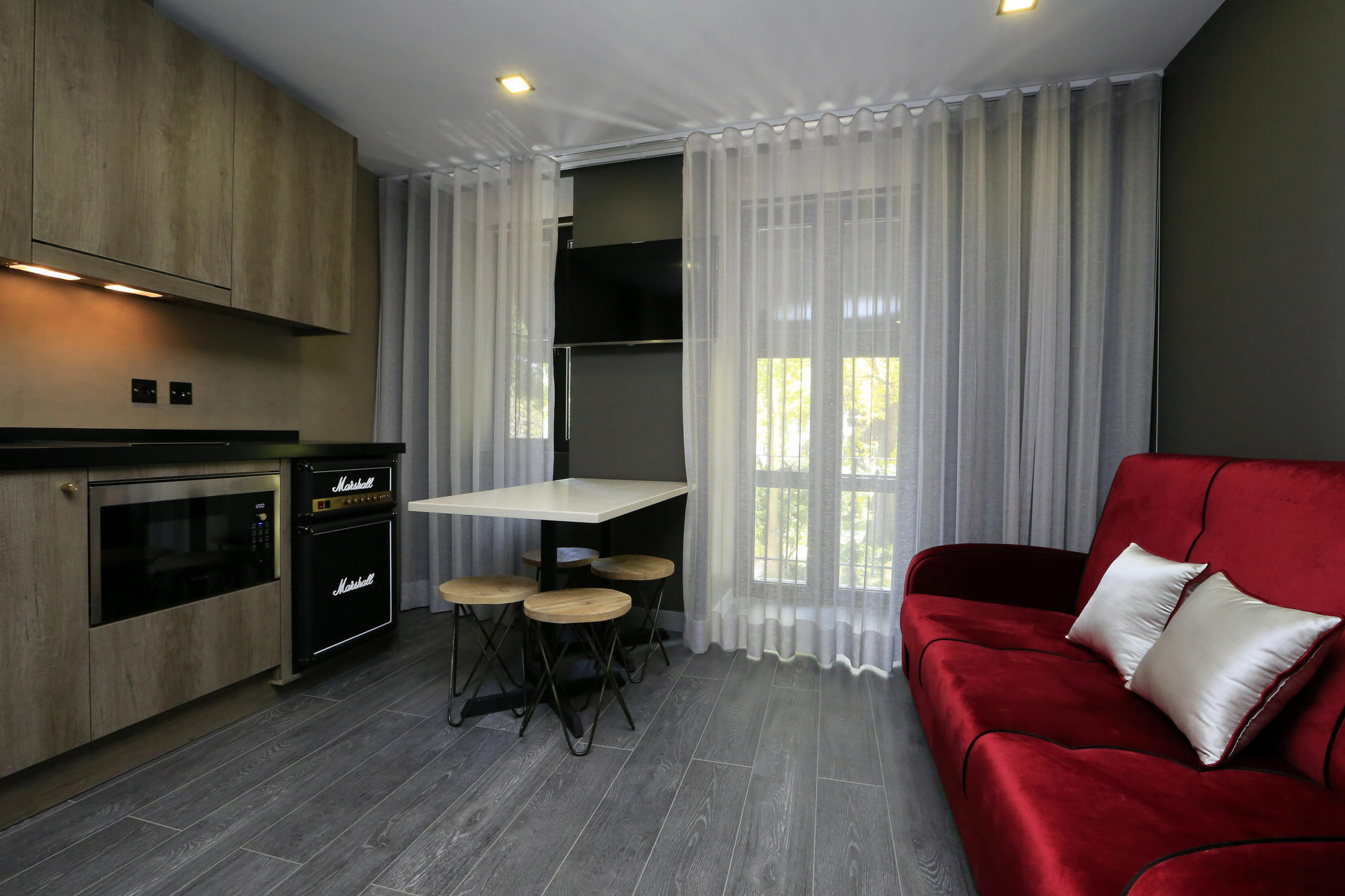 Charm Flats Apartment *