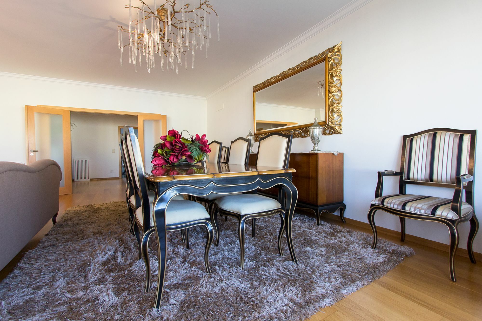 Expo Luxurious By Homing Apartment