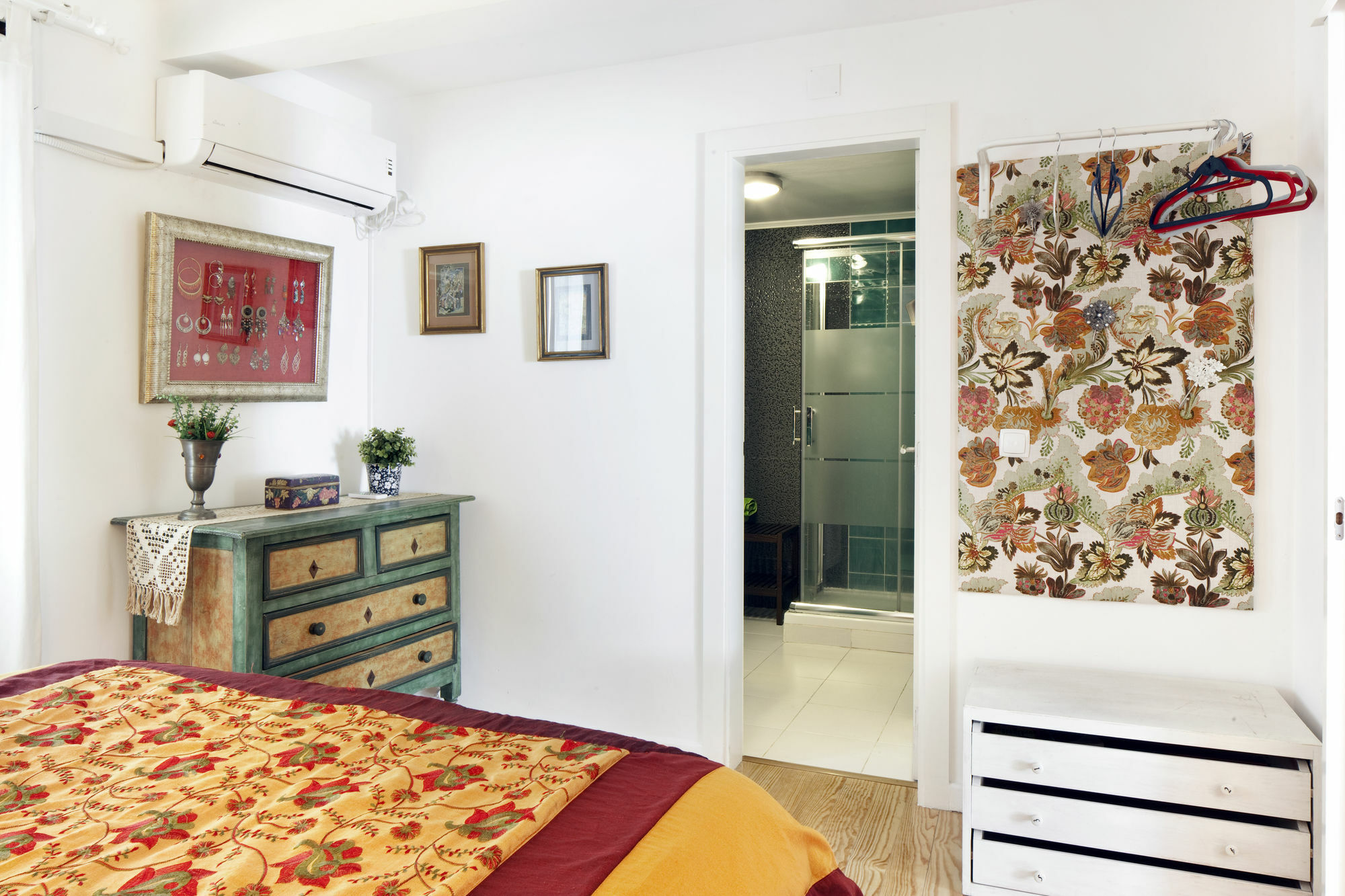 Apartment Feeling Discoveries