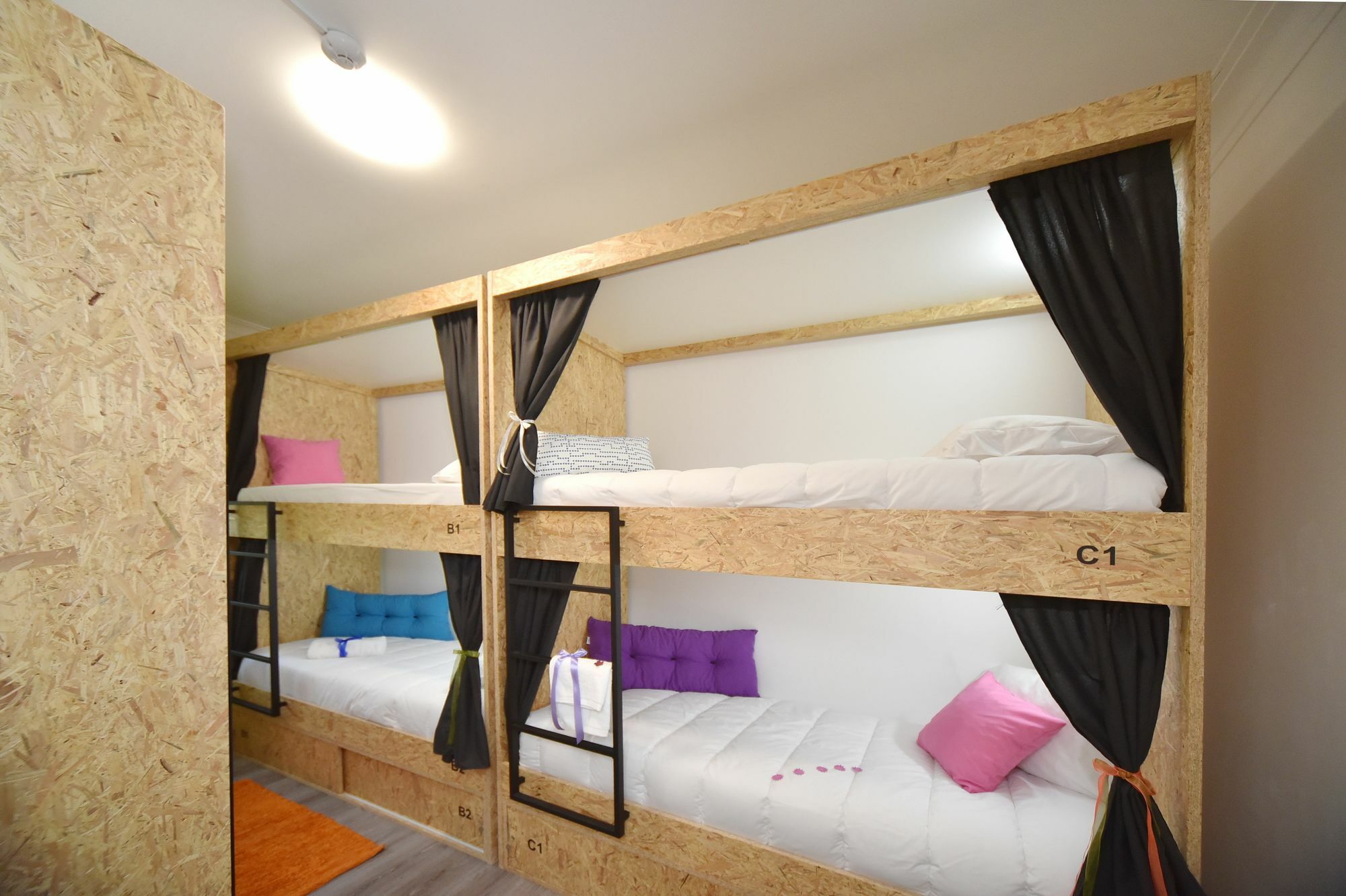 Tuk Tuk Hostel *