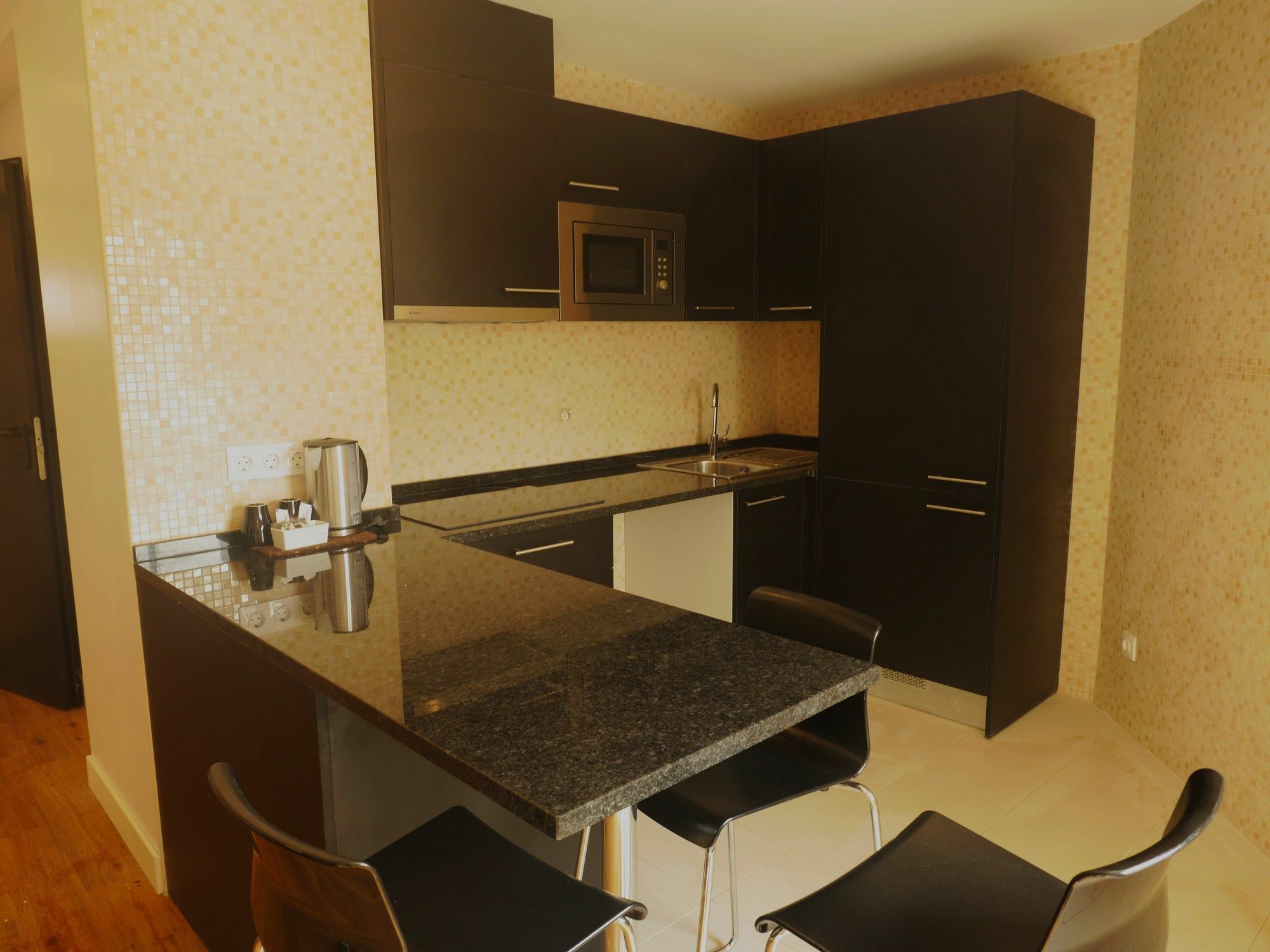 Aparthotel & By