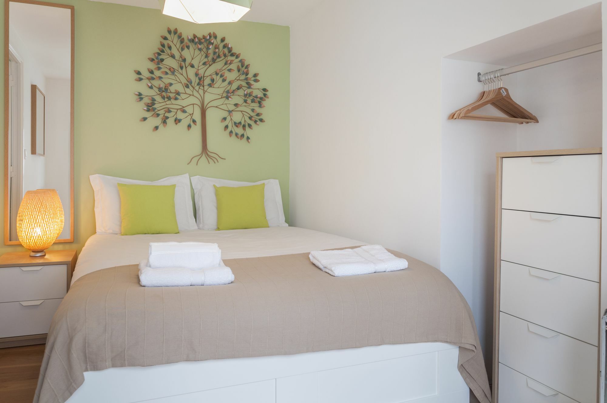 Apartment Contemporary By Alfama *