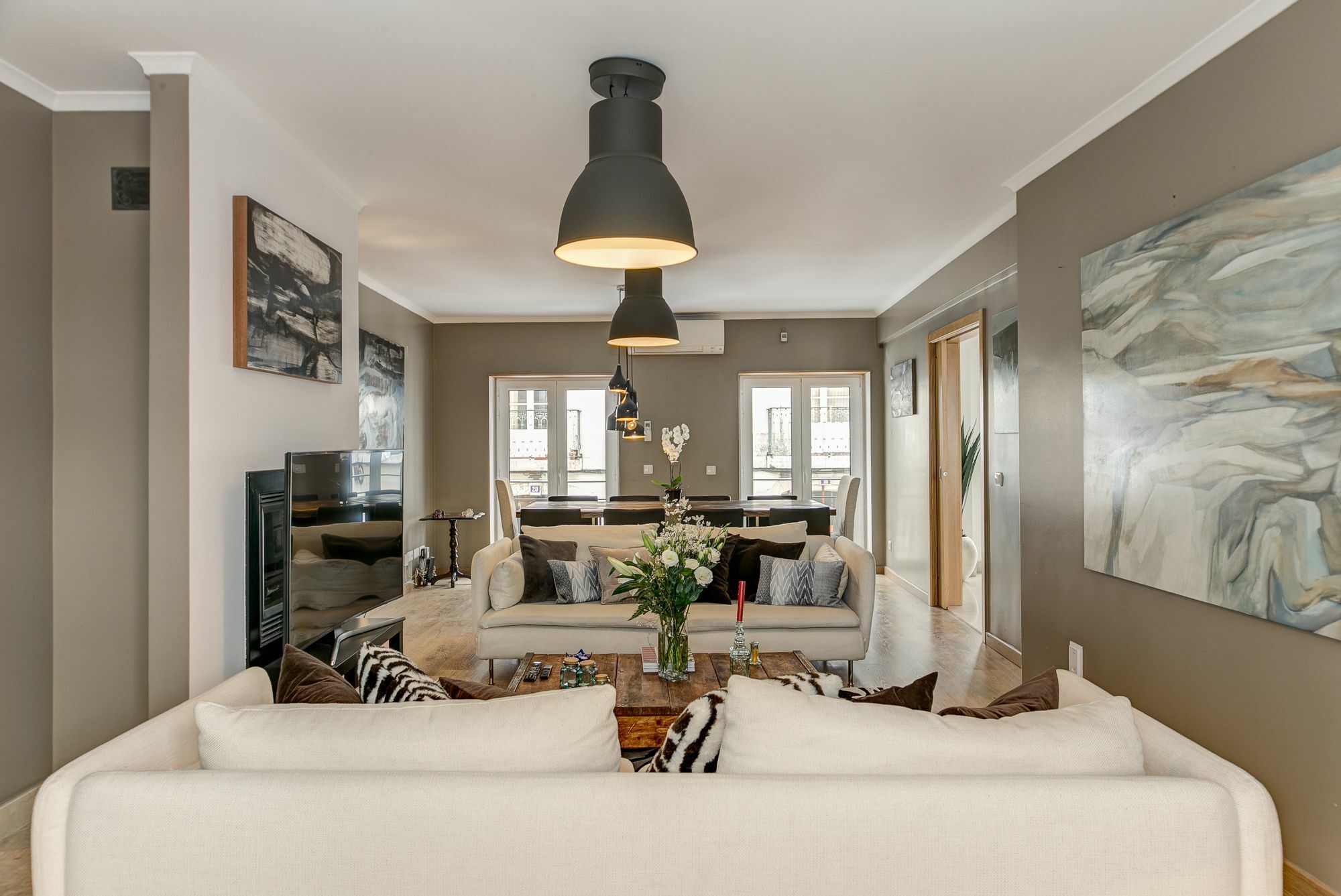 Apartment Empire Building By Homing *