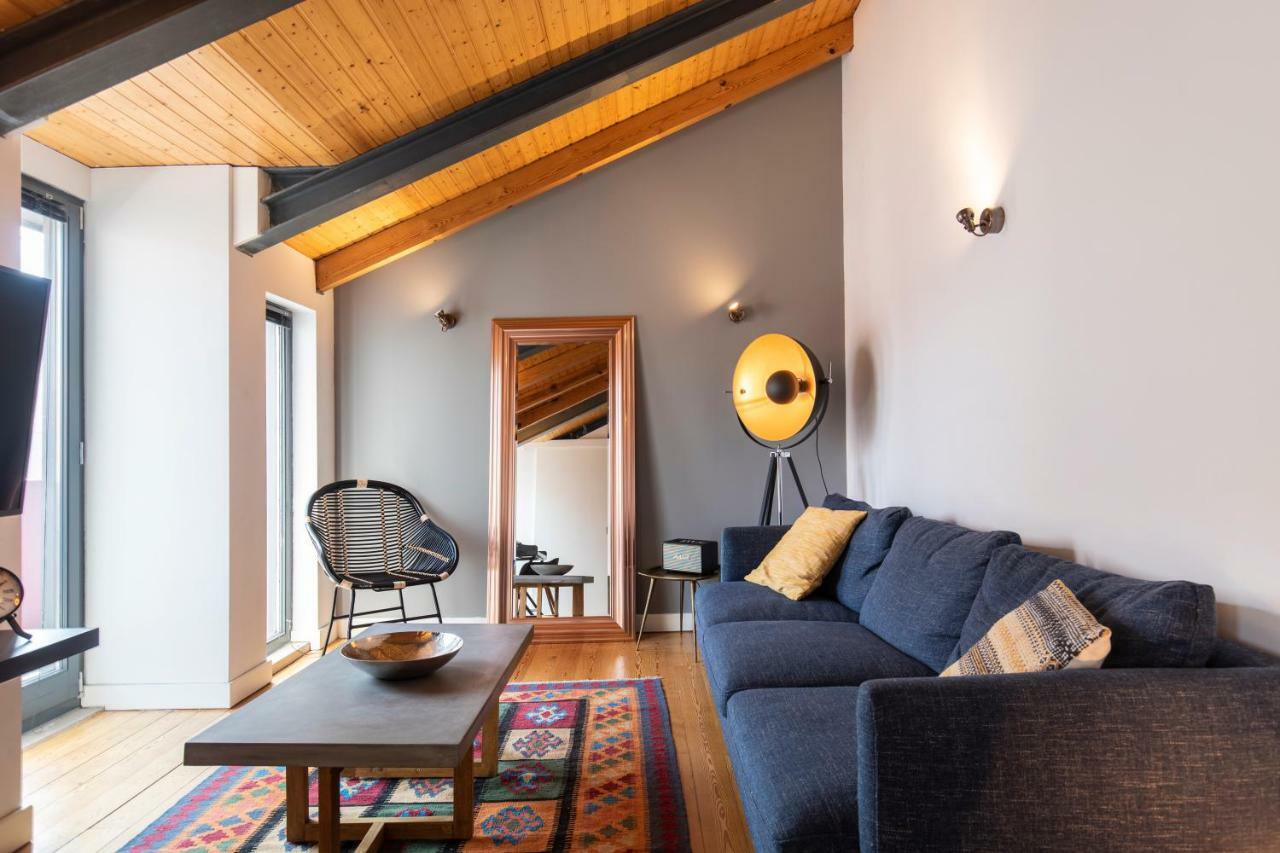 Apartment Bairro Alto Stunning Flat With Balcony By Lovelystay