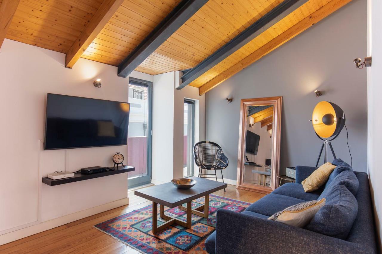Bairro Alto Stunning Flat With Balcony By Lovelystay * Lisbon