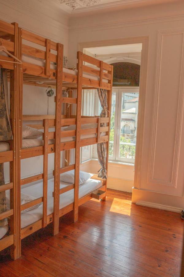 Hostel Nest House
