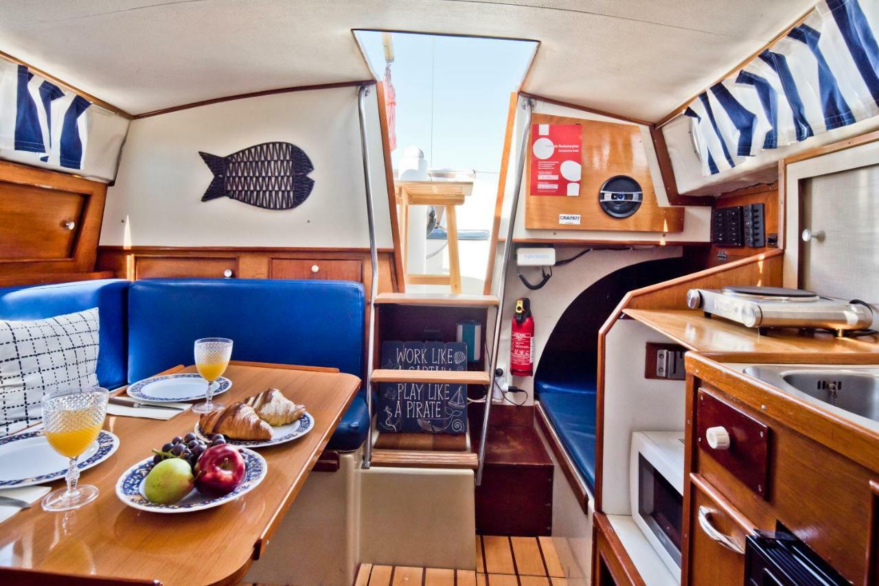 Botel Bmyguest-evamia River Boat Lisbon