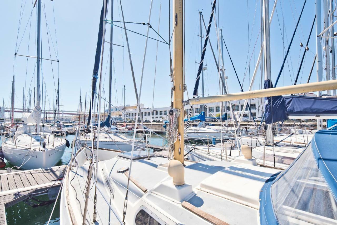 Botel Bmyguest-evamia River Boat Lisbon