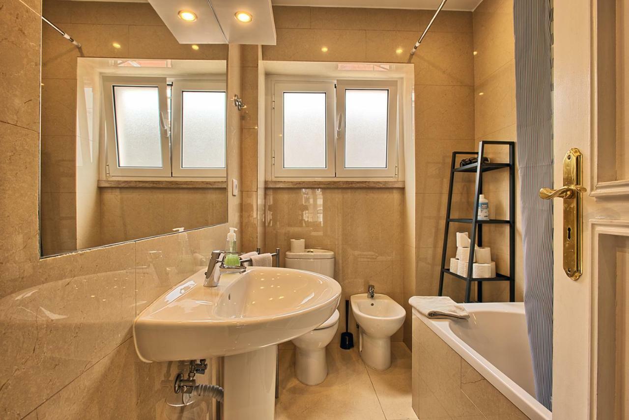 Almirante 3-four Bedrooms Apartment Lisbon