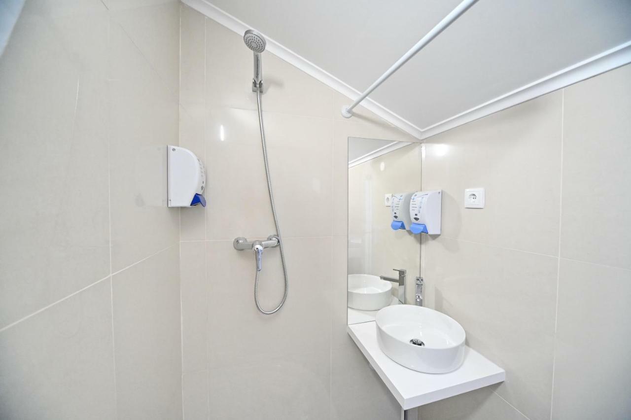 Famous Crows Guest house Lisbon